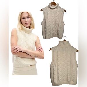 GAP Cream Cable Knit Turtleneck Sweater Vest – Size M
